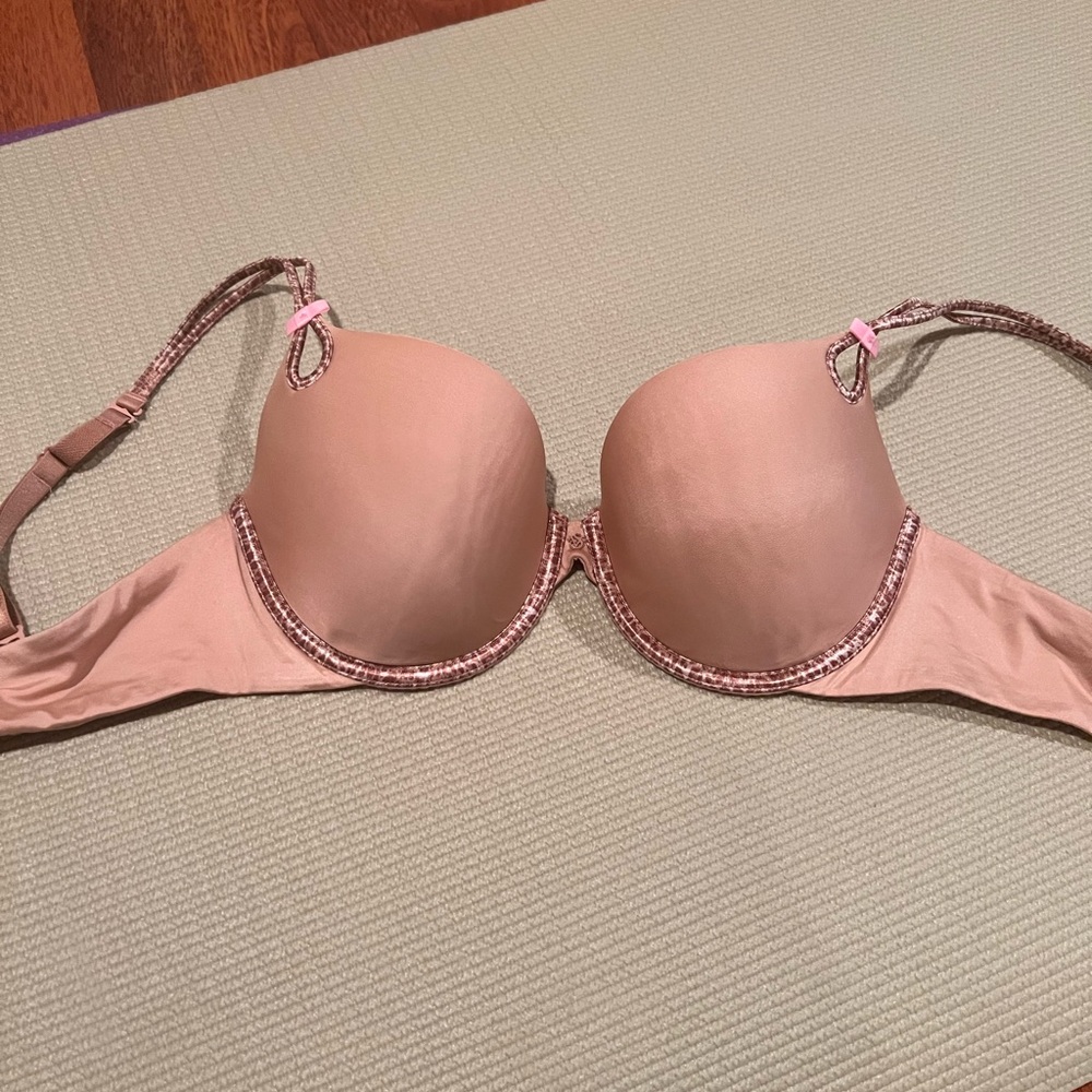 VICTORIA’S SECRET SEXY LITTLE THINGS BRA- 34D